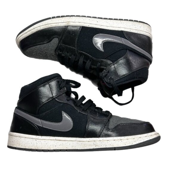 Athletic_Shoes